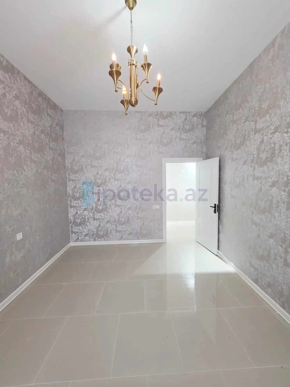 Satılır 4 otaqlı mənzil 150 m²