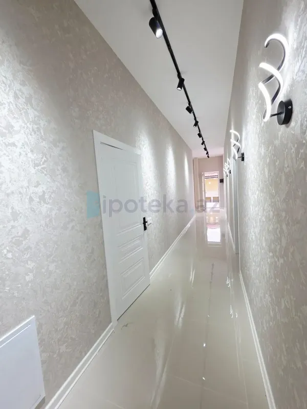 Satılır 4 otaqlı mənzil 150 m²