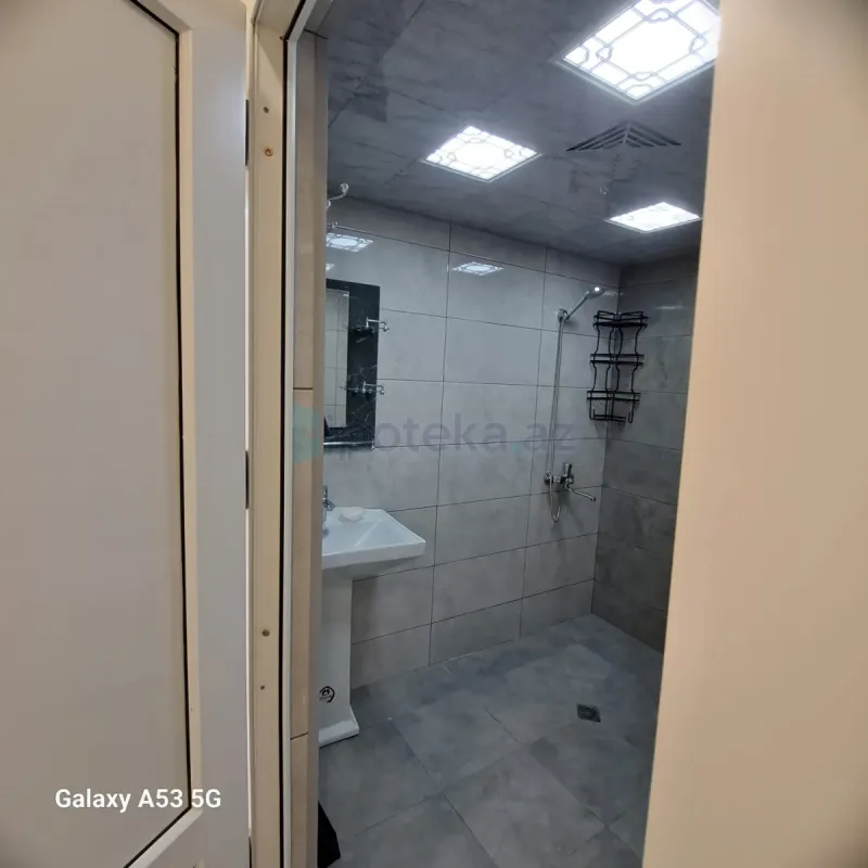 Satılır 1 otaqlı köhnə tikili 45 m²