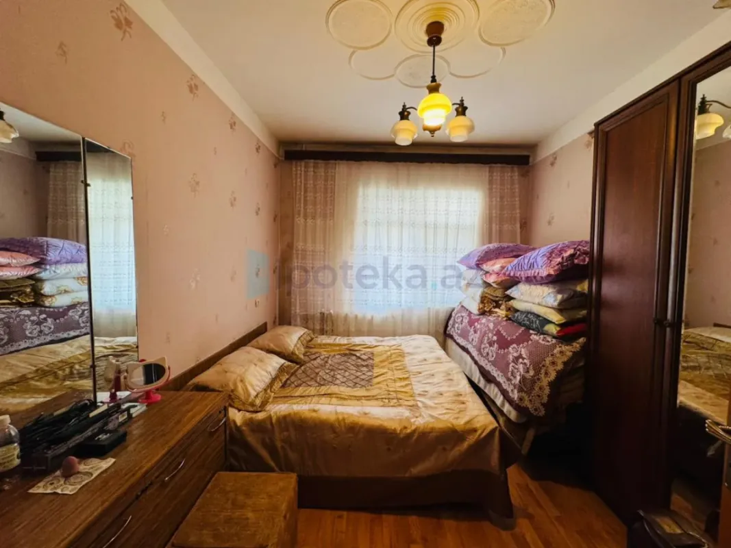 Satılır 2 otaqlı köhnə tikili 60 m²