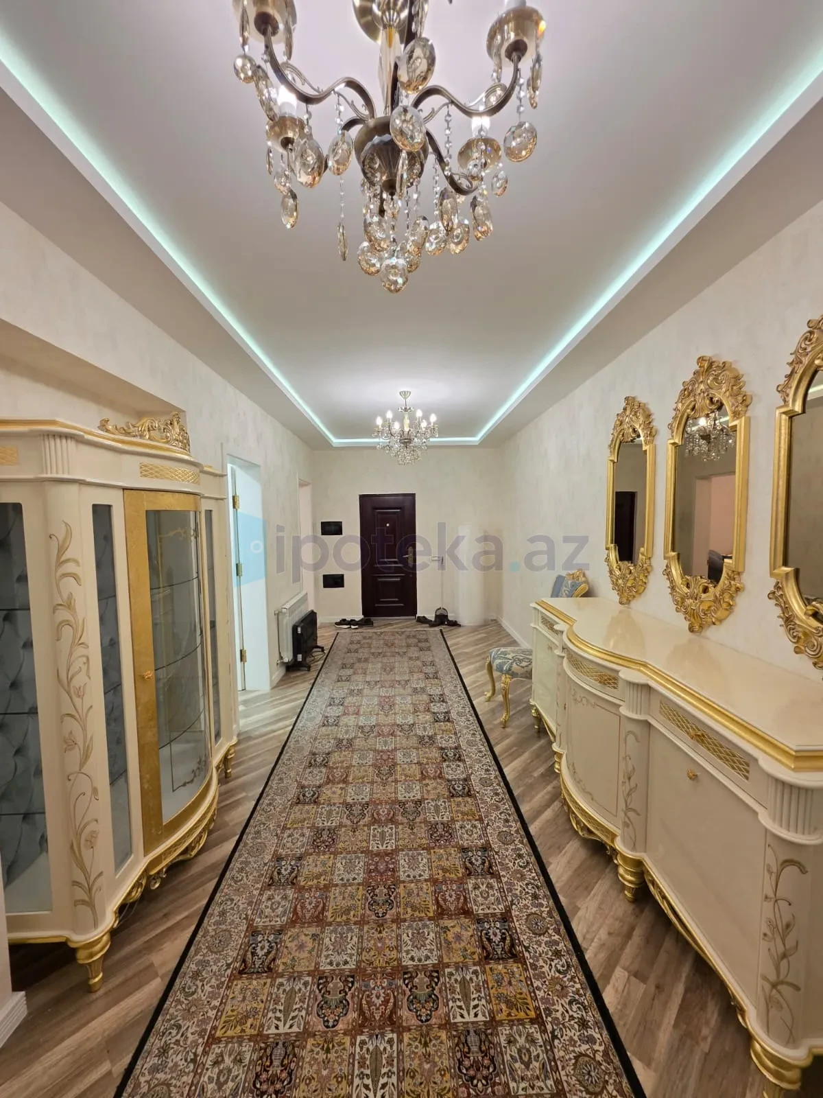 Satılır 3 otaqlı yeni tikili 130 m²