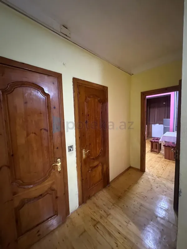 Satılır 2 otaqlı köhnə tikili 60 m²