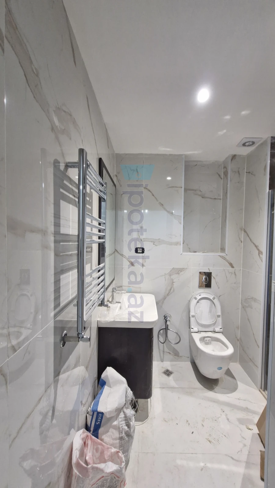 Satılır 2 otaqlı yeni tikili 64 m²