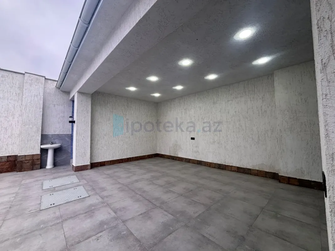 Satılır 4 otaqlı mənzil 150 m²