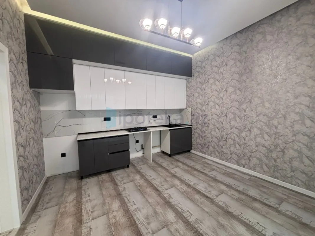Satılır 4 otaqlı mənzil 150 m²