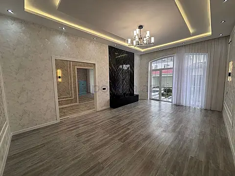 Satılır 4 otaqlı mənzil 150 m²