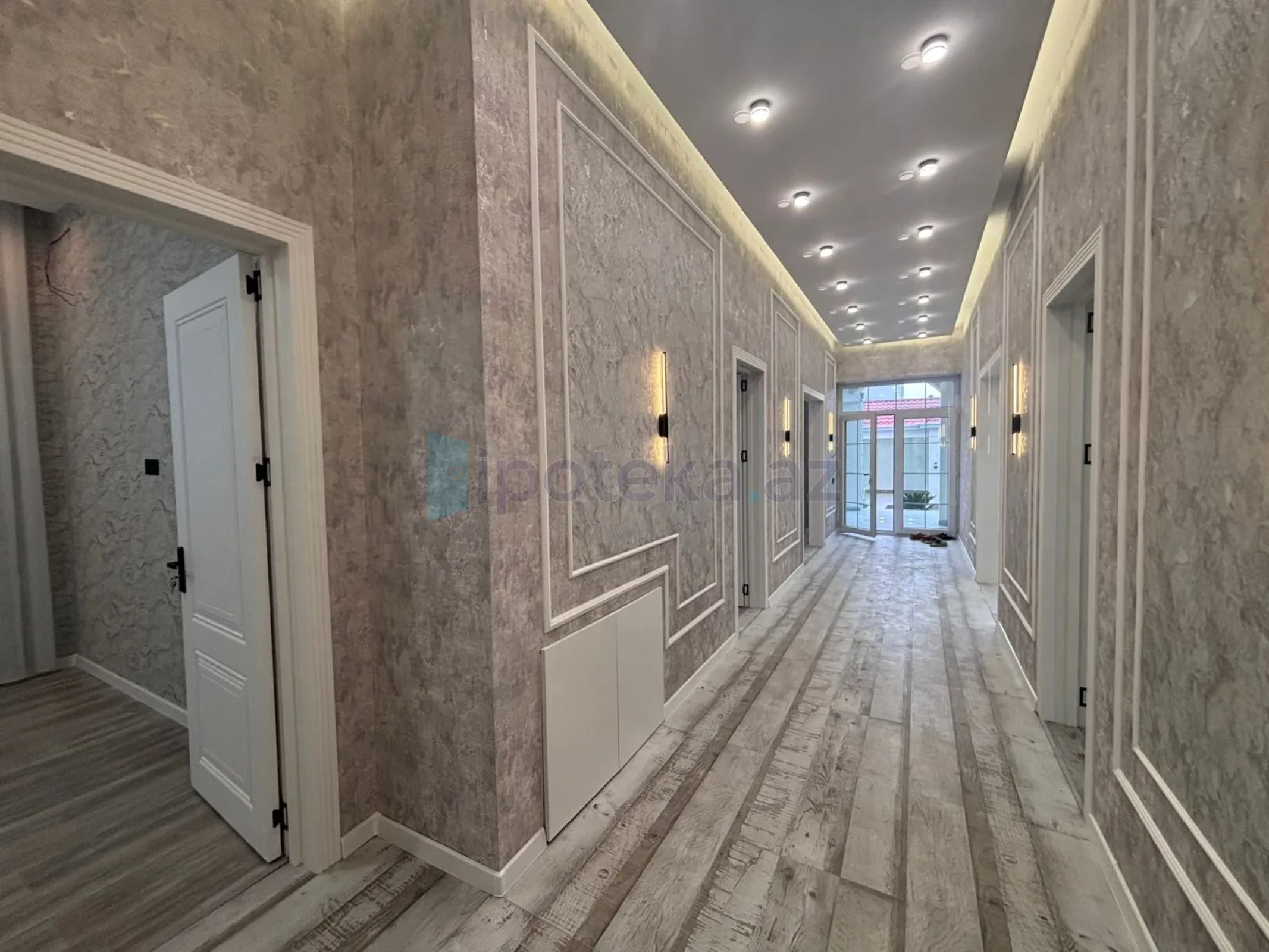 Satılır 4 otaqlı mənzil 150 m²