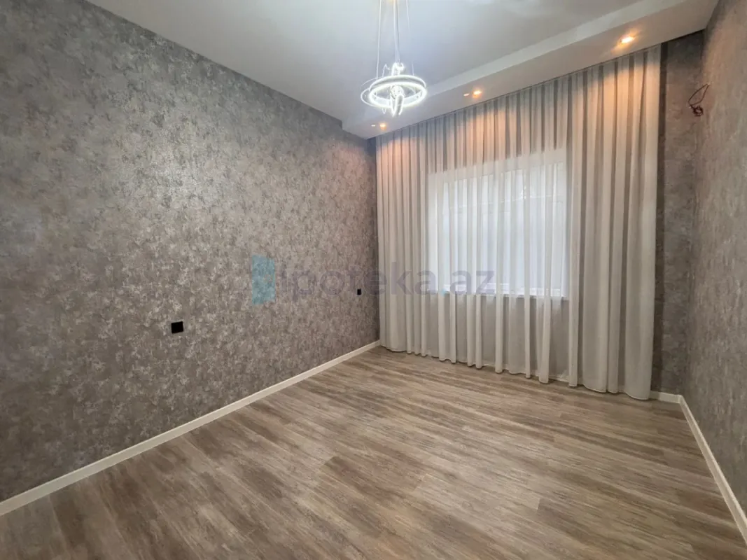 Satılır 4 otaqlı mənzil 150 m²