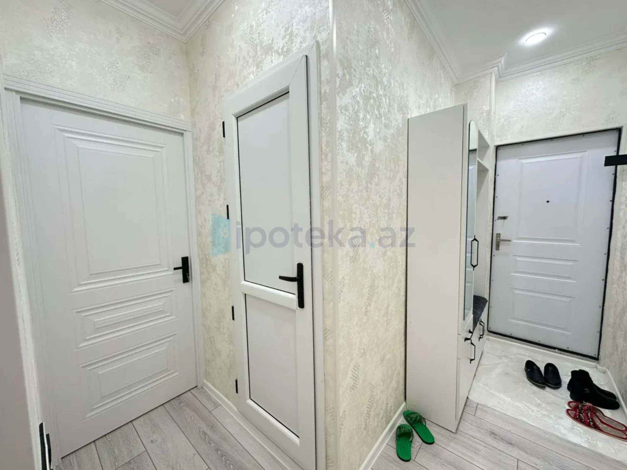 Satılır 2 otaqlı köhnə tikili 45 m²