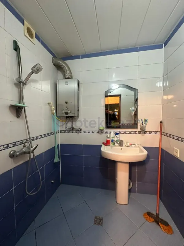 Satılır 2 otaqlı köhnə tikili 68 m²