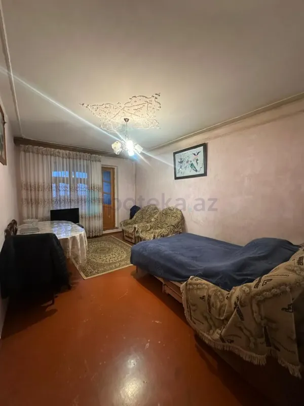 Satılır 2 otaqlı köhnə tikili 68 m²