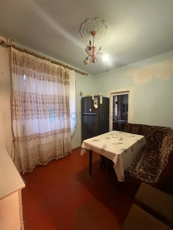 Satılır 2 otaqlı köhnə tikili 68 m²