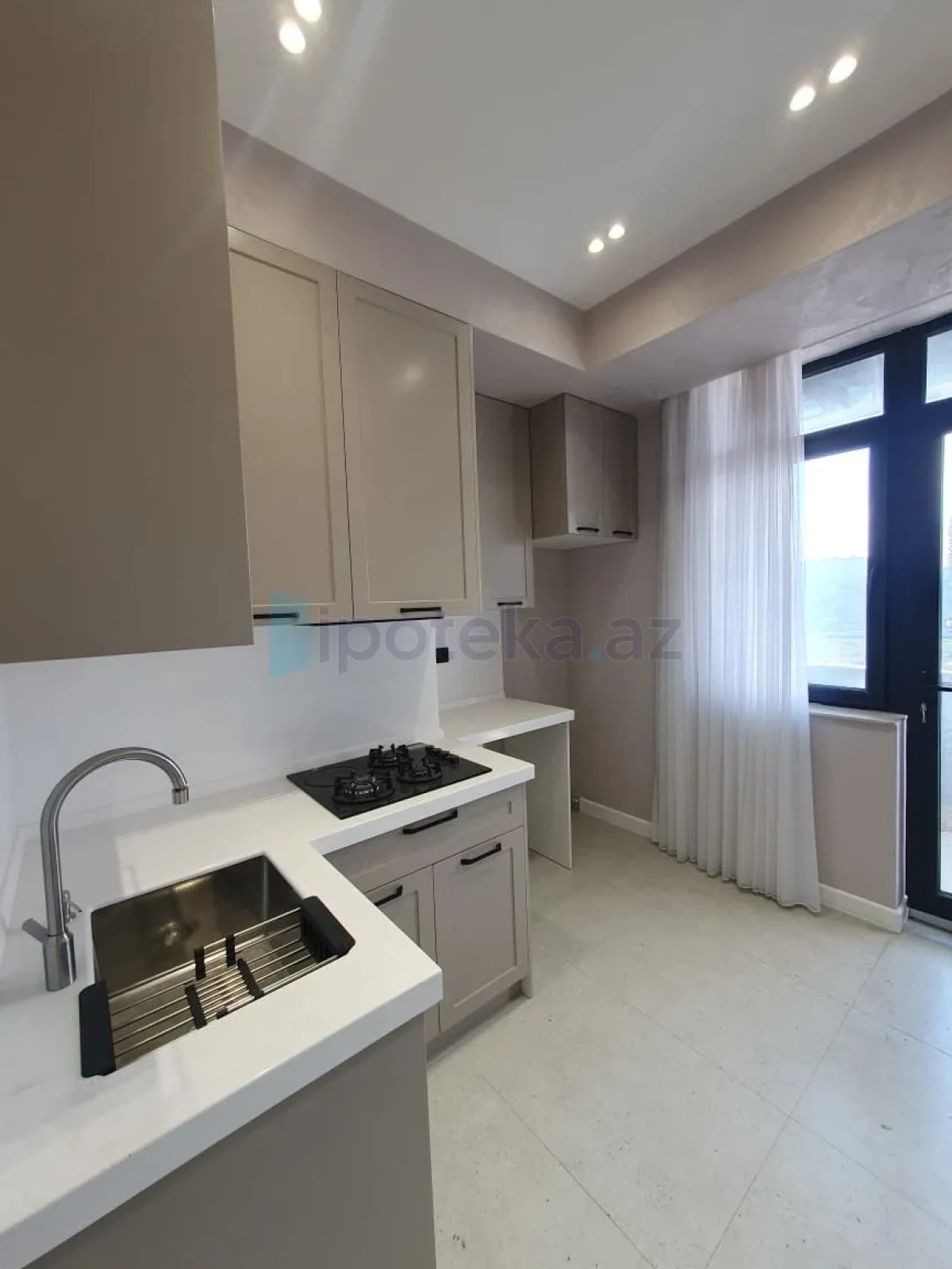 Satılır 2 otaqlı yeni tikili 63 m²