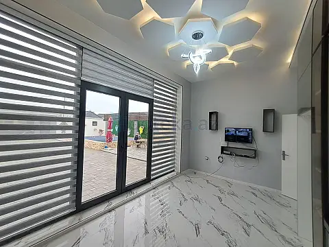 Satılır 5 otaqlı həyət evi 200 m²