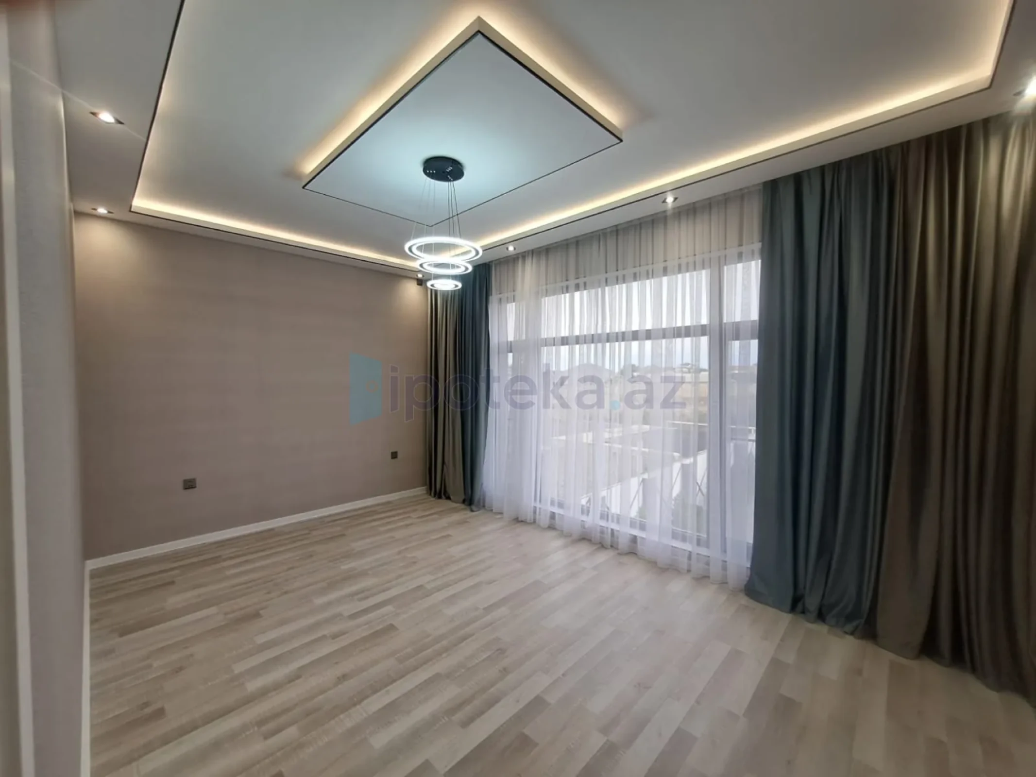 Satılır 5 otaqlı həyət evi 200 m²