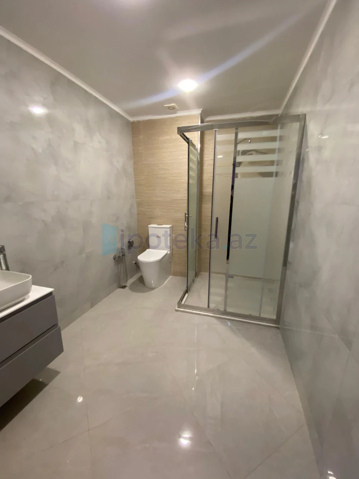 Satılır 2 otaqlı yeni tikili 65 m²