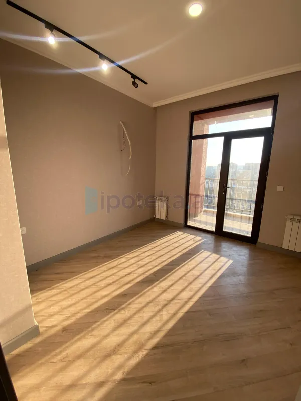 Satılır 2 otaqlı yeni tikili 65 m²