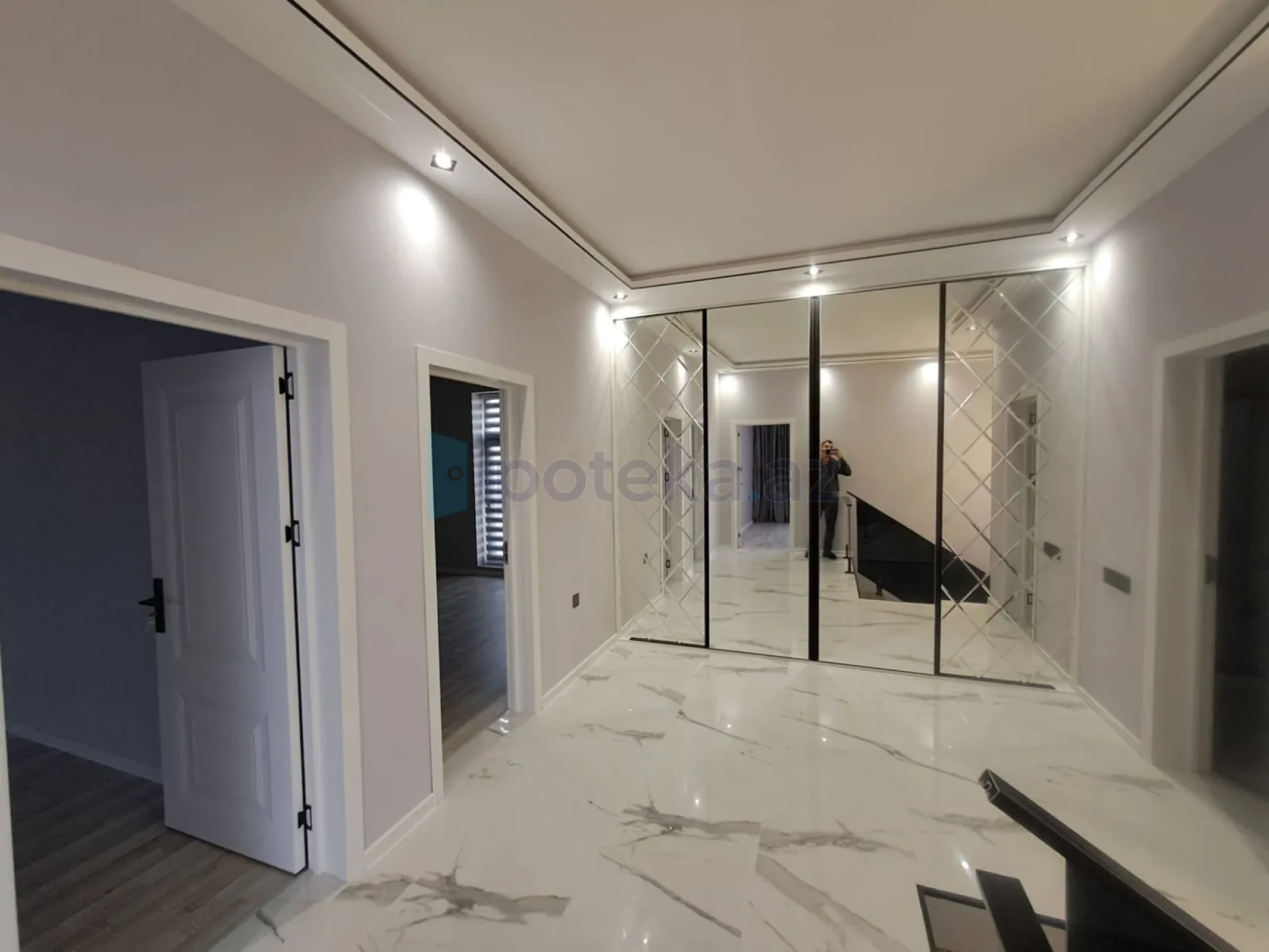 Satılır 5 otaqlı həyət evi 200 m²