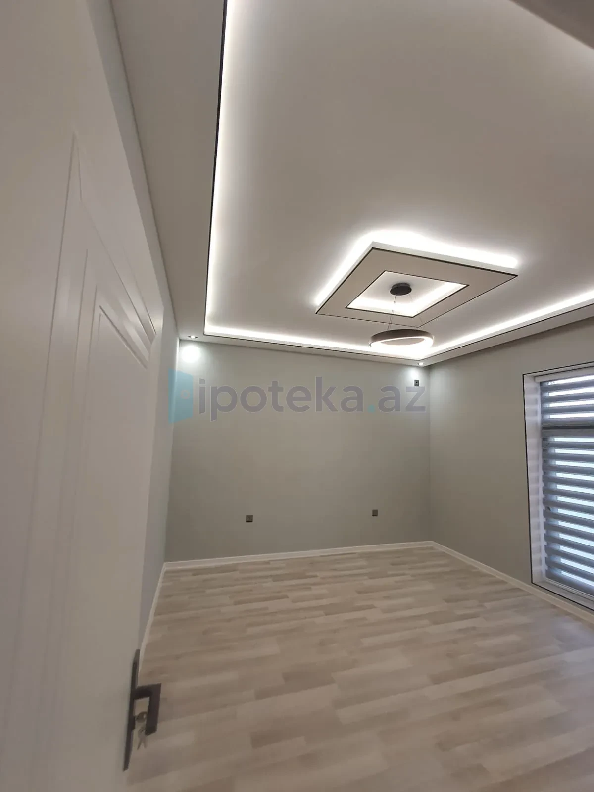Satılır 5 otaqlı həyət evi 200 m²