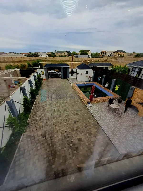 Satılır 5 otaqlı həyət evi 200 m²