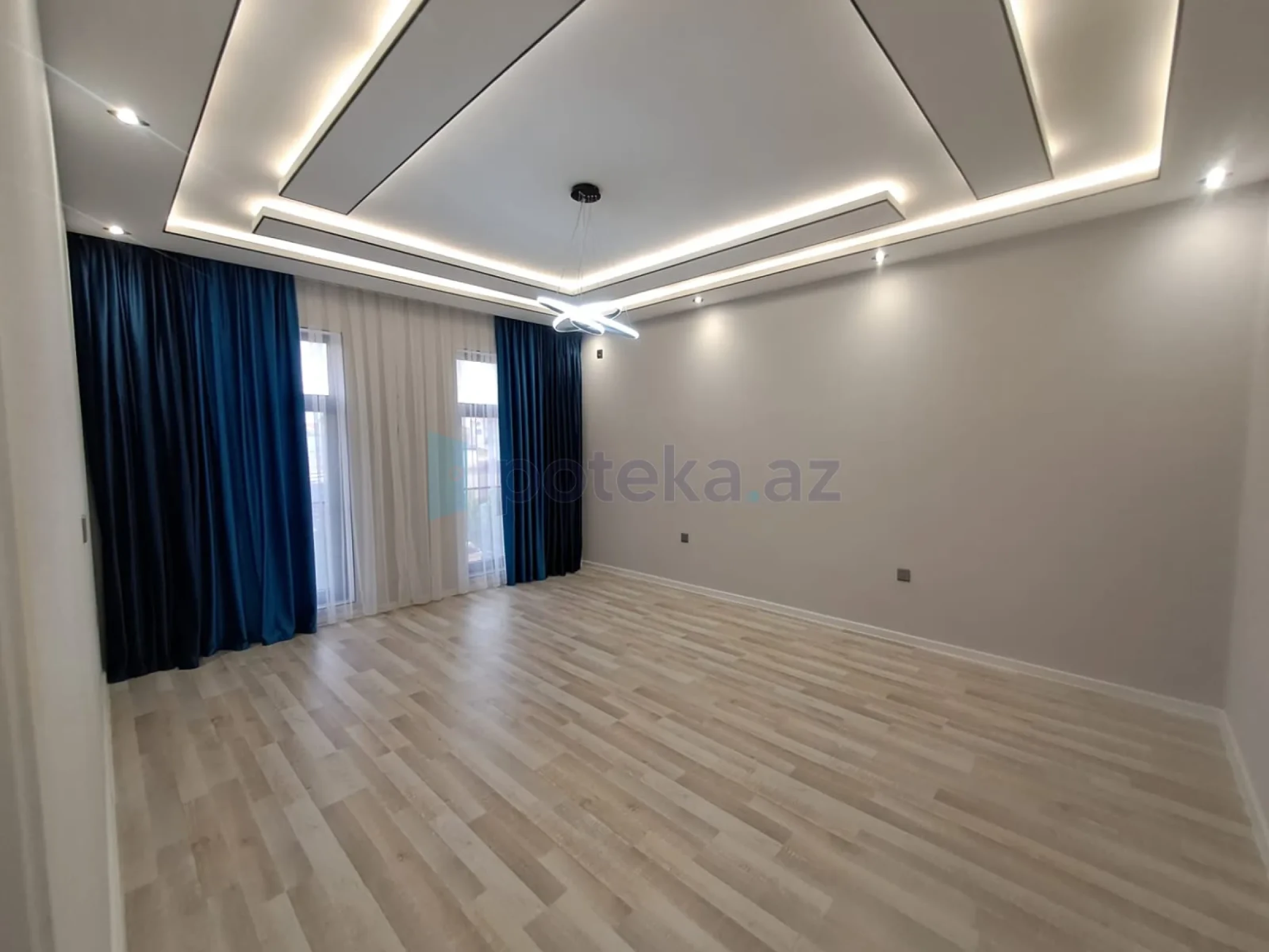 Satılır 5 otaqlı həyət evi 200 m²