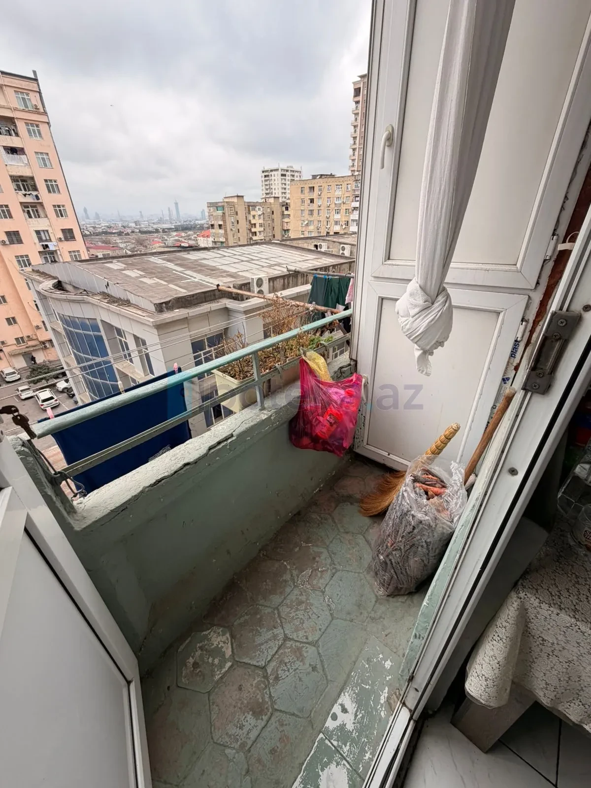 Satılır 2 otaqlı köhnə tikili 50 m²