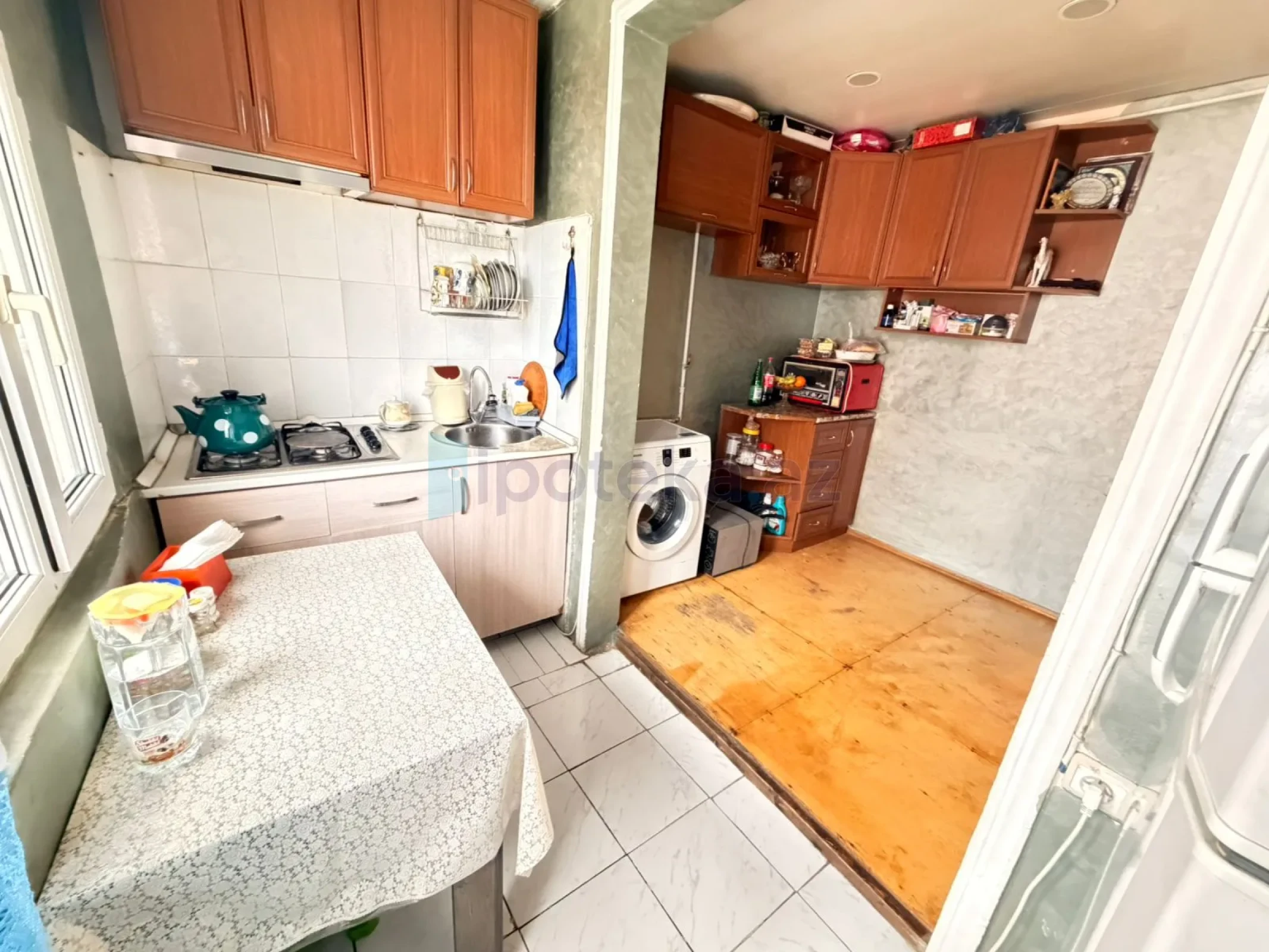 Satılır 2 otaqlı köhnə tikili 50 m²