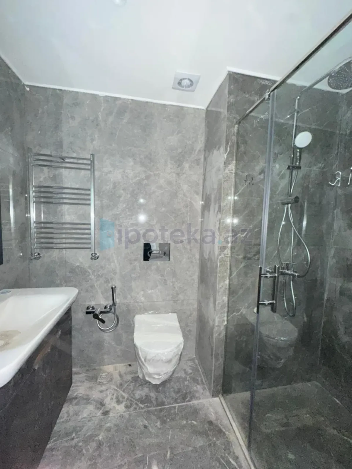 Satılır 3 otaqlı yeni tikili 65.44 m²