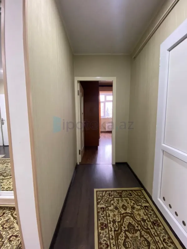Satılır 4 otaqlı köhnə tikili 110 m²