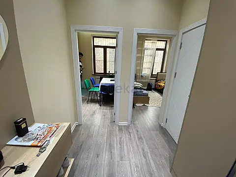 Satılır 2 otaqlı köhnə tikili 50 m²