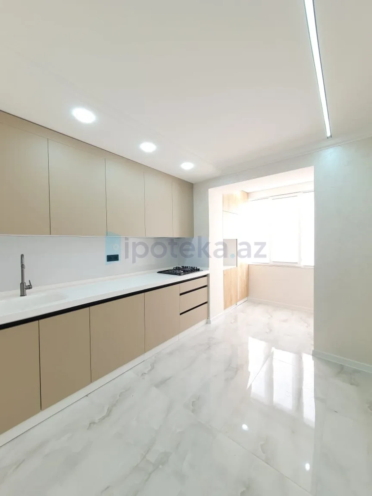 Satılır 3 otaqlı köhnə tikili 80 m²