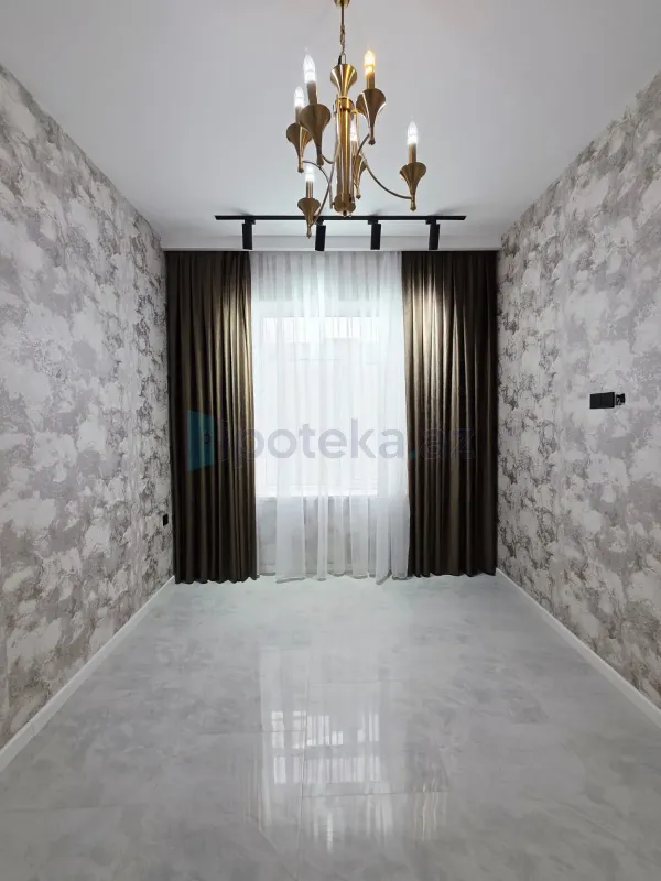 Satılır 4 otaqlı mənzil 150 m²