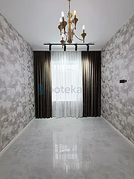 Satılır 4 otaqlı mənzil 150 m²
