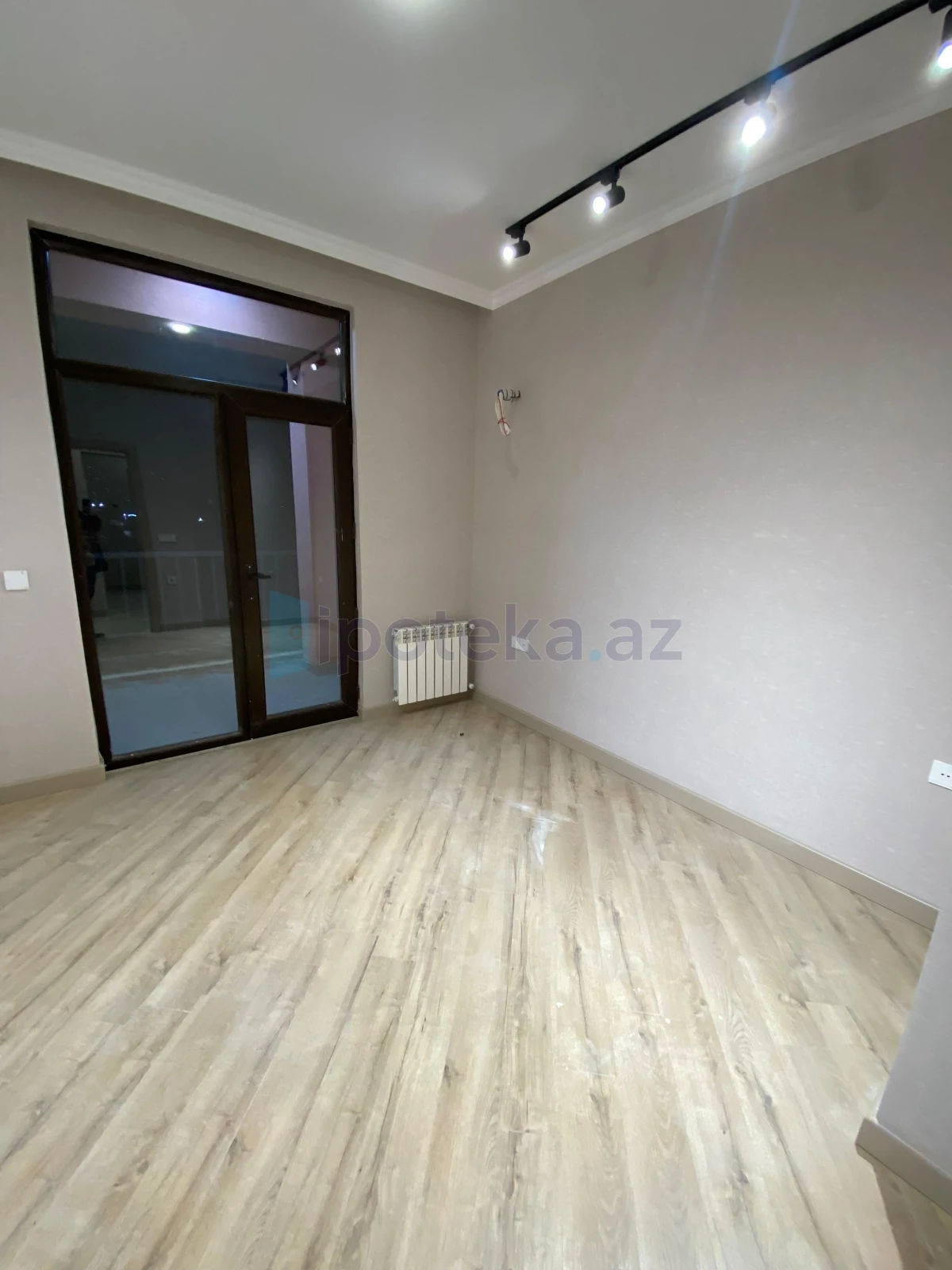 Satılır 2 otaqlı yeni tikili 65 m²