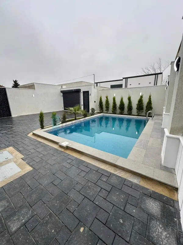 Satılır 4 otaqlı həyət evi 160 m²