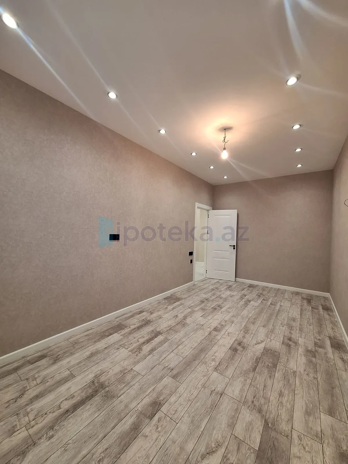 Satılır 3 otaqlı yeni tikili 114 m²