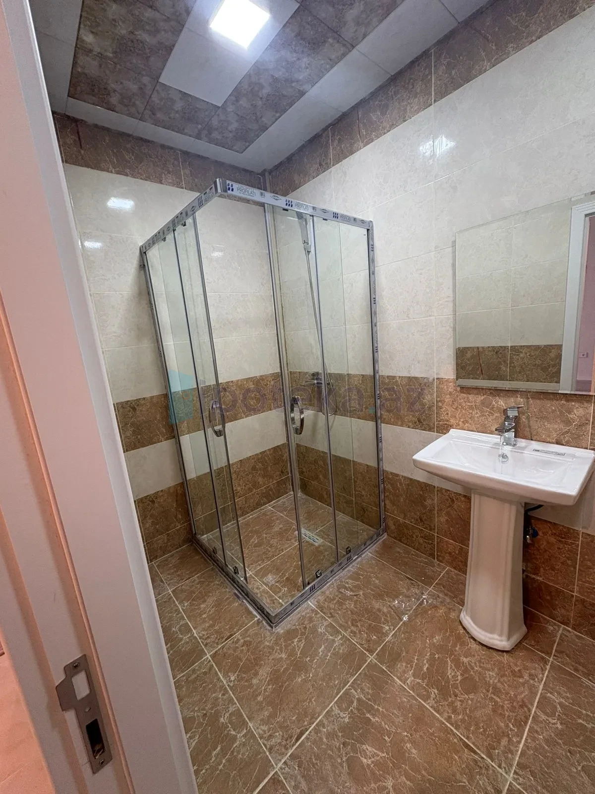 Satılır 2 otaqlı yeni tikili 74 m²