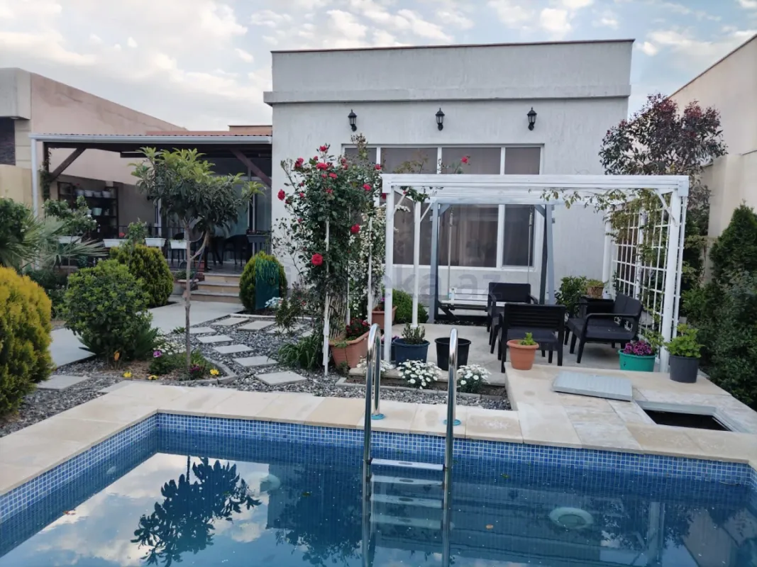 Satılır 3 otaqlı mənzil 120 m²