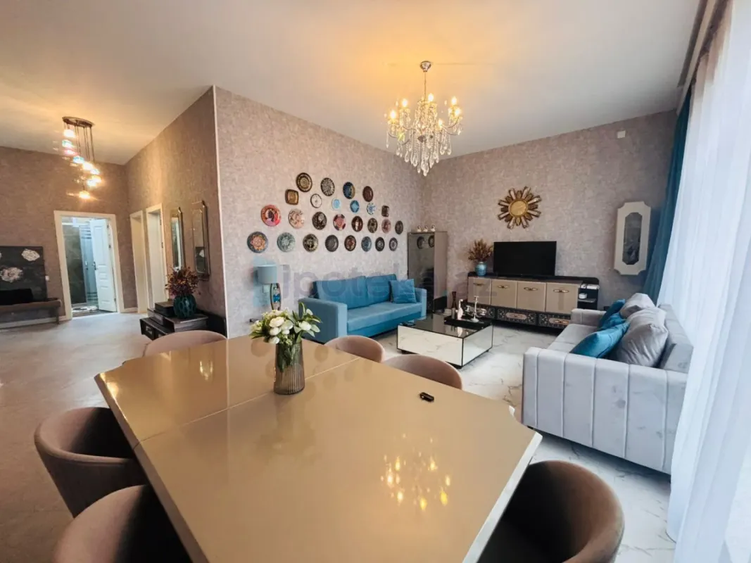 Satılır 3 otaqlı mənzil 120 m²