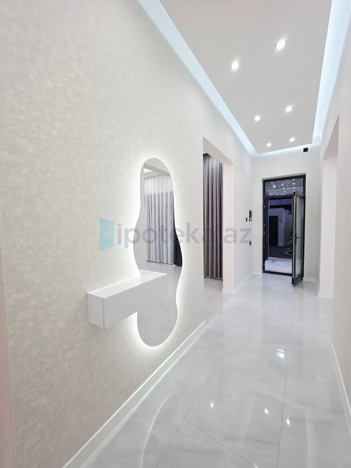 Satılır 4 otaqlı mənzil 160 m²
