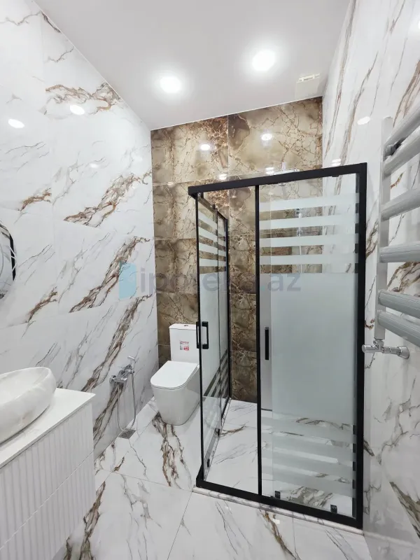 Satılır 4 otaqlı mənzil 160 m²