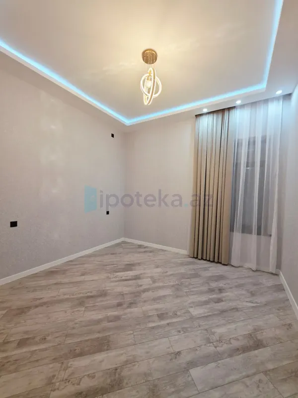 Satılır 4 otaqlı mənzil 160 m²