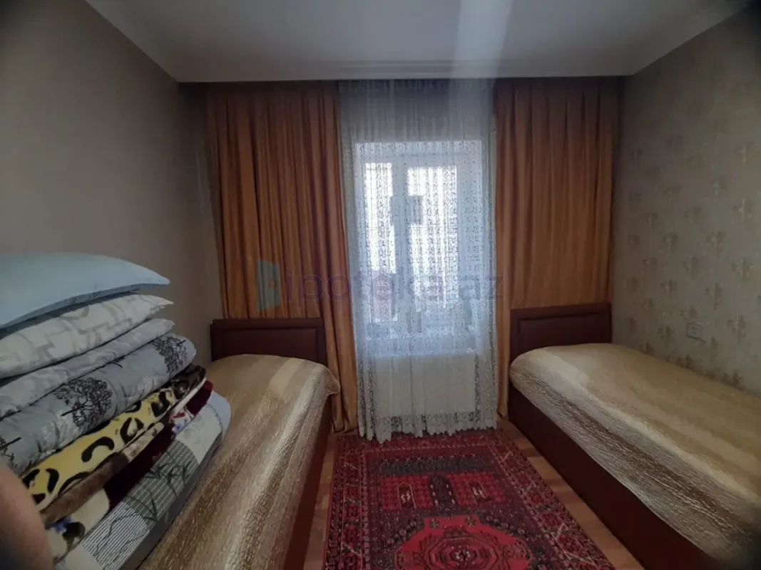 Satılır 4 otaqlı həyət evi 140 m²