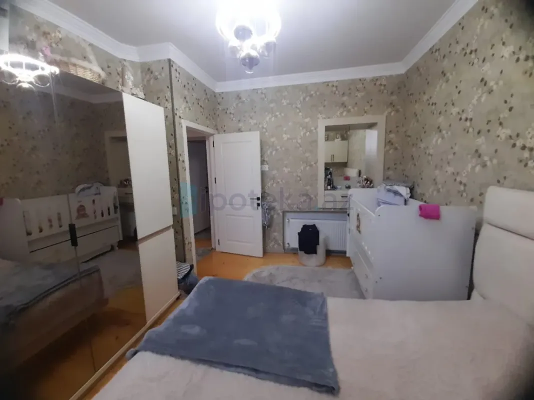 Satılır 4 otaqlı həyət evi 140 m²