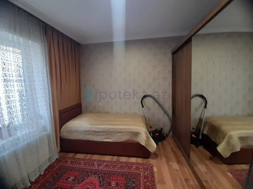 Satılır 4 otaqlı həyət evi 140 m²