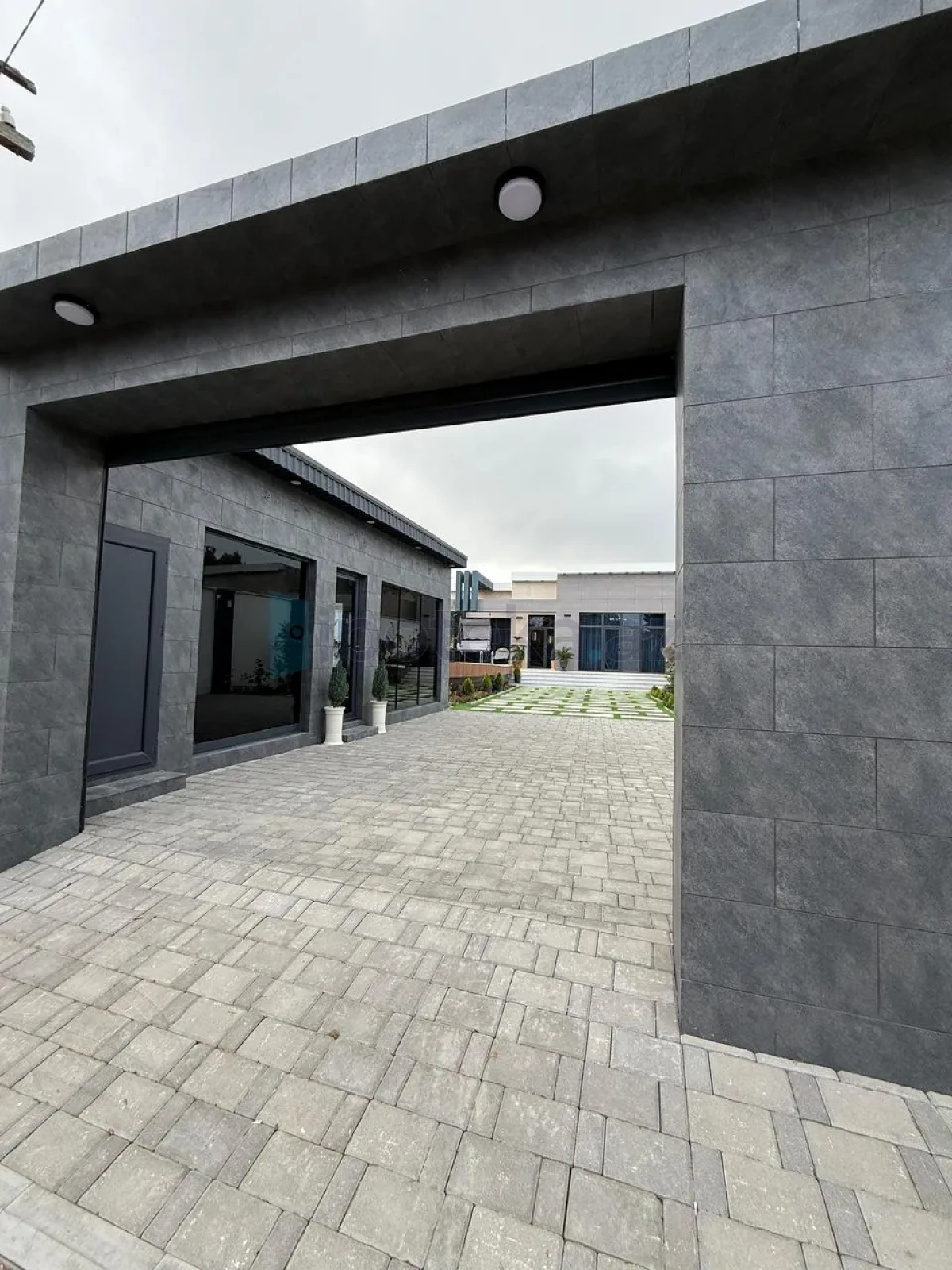 Satılır 4 otaqlı həyət evi 260 m²