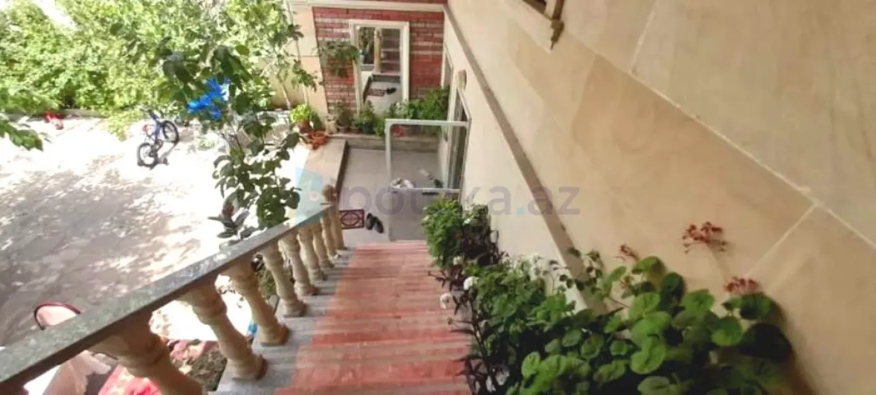 Satılır 6 otaqlı həyət evi 240 m²