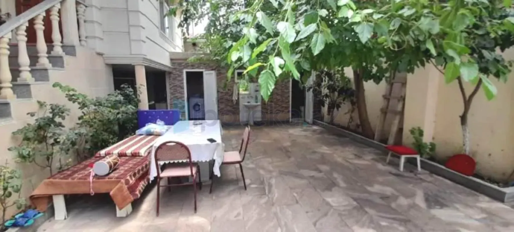 Satılır 6 otaqlı həyət evi 240 m²