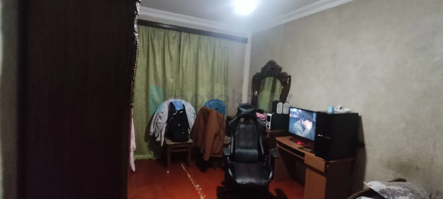 Satılır 5 otaqlı köhnə tikili 100 m²