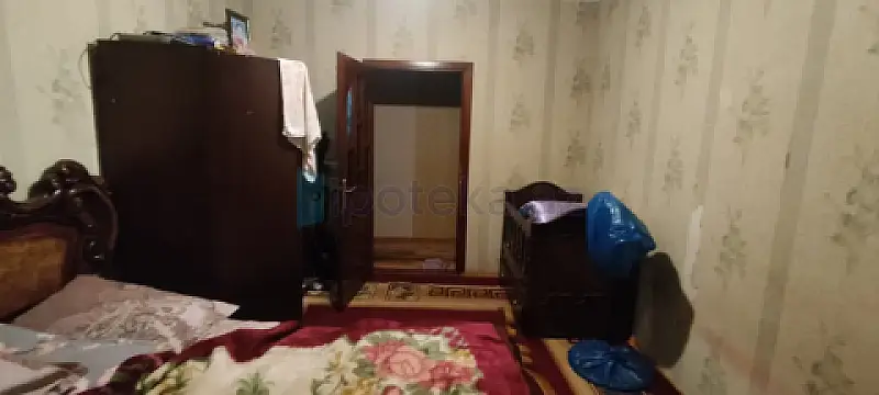 Satılır 5 otaqlı köhnə tikili 100 m²